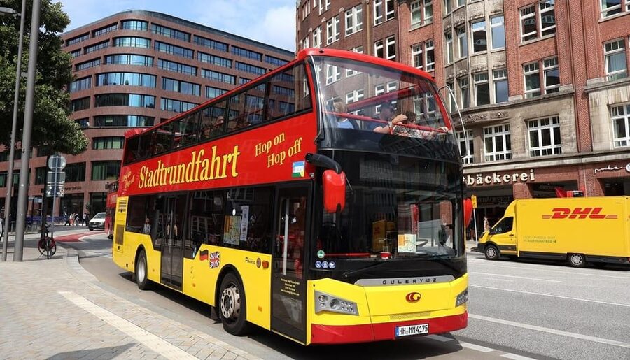 Hamburg: Line C Sightseeing Hop-On Hop-Off Bus Tour - Starting at any of the 15 stops