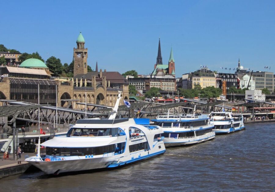 Hamburg: Line F Hop-On Hop-Off Bus and Boat Tour - Speicherstadt and HafenCity: Hamburg’s brick heart