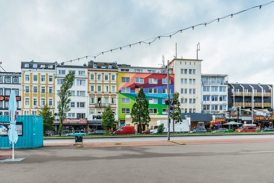 Hamburg: Lust, Luden & Die Große Freiheit Tour - Clubs, shops, bars, and the changing Reeperbahn
