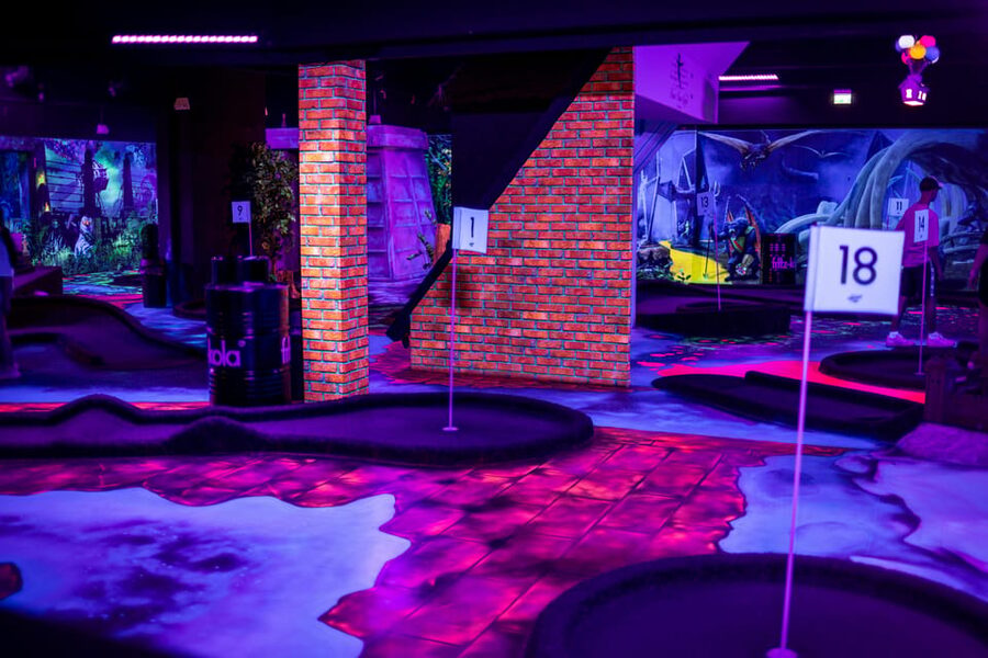 Hamburg: Moviegolf Experience - MovieGolf turns 18 holes into a film quiz