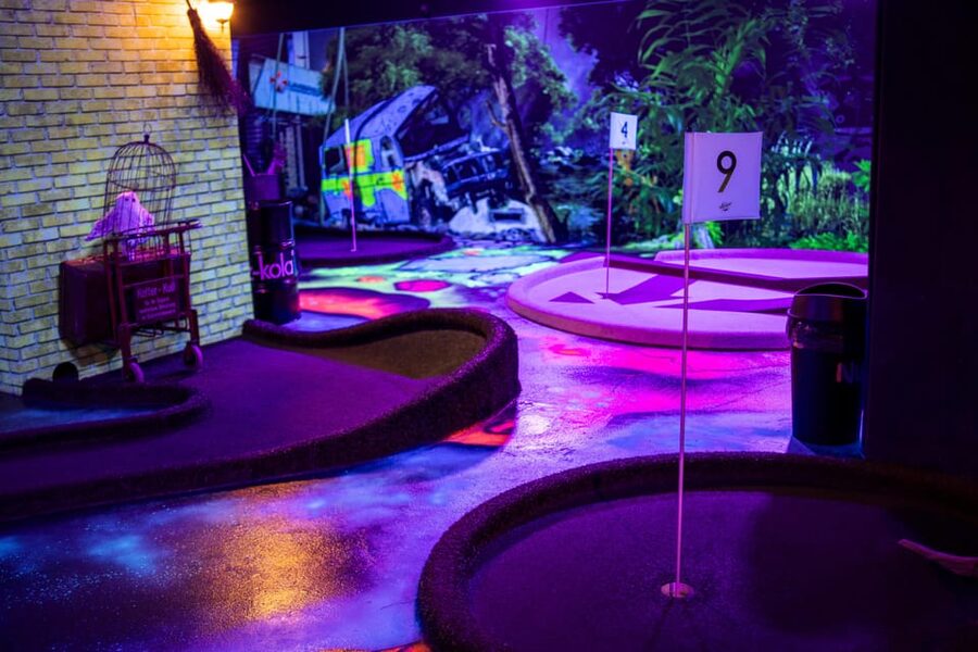 Hamburg: Moviegolf Experience - The artificial-turf courses put skill before spectacle