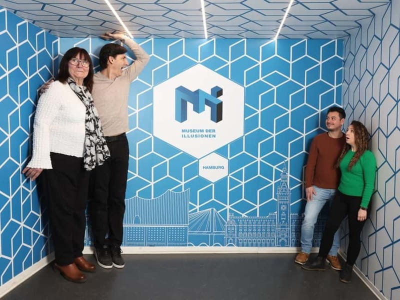 Hamburg: Museum of Illusions Ticket - Defying gravity and changing your sense of size