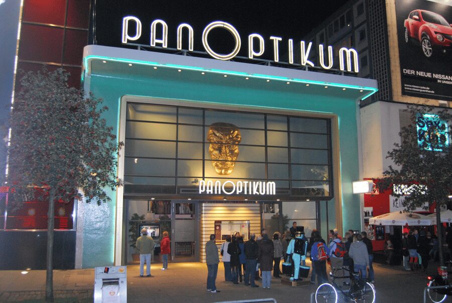 Hamburg: Private 1.5-Hour Walking Tour of St. Pauli - Key points at a glance