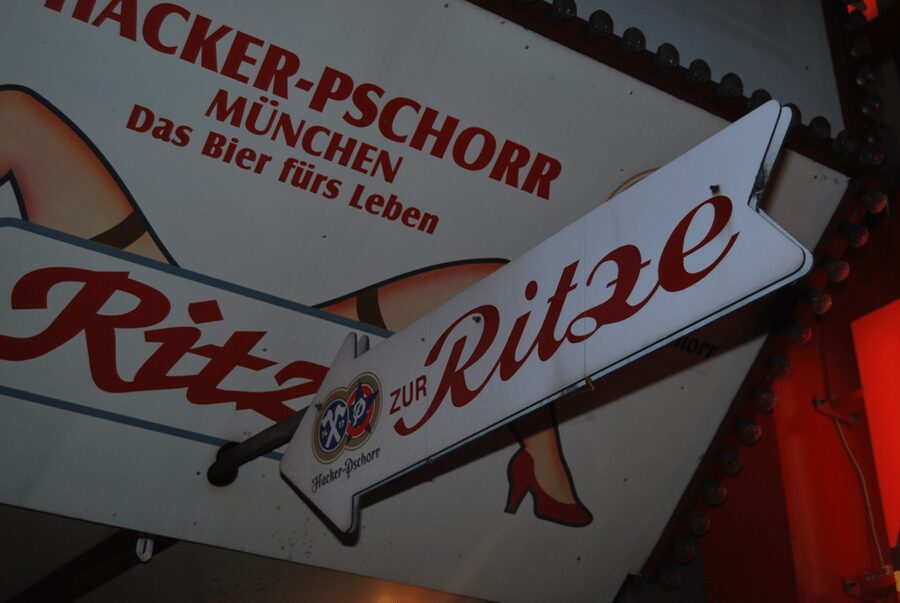 Hamburg: Private 1.5-Hour Walking Tour of St. Pauli - Reading the Reeperbahn beyond the neon