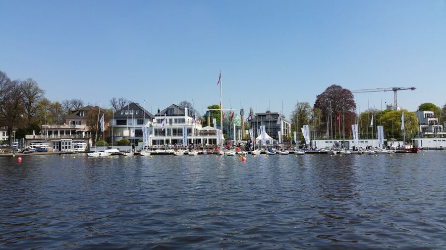Hamburg: Private 3-Hour Guided Car Tour - Following the Elbe along Elbchaussee