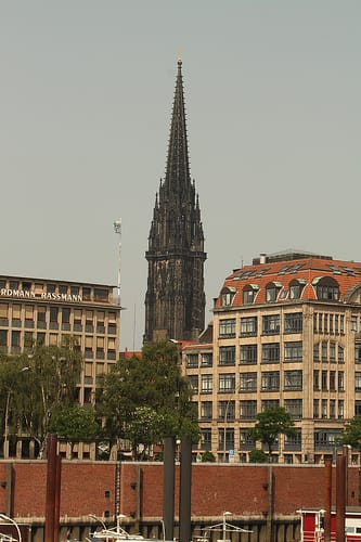 Hamburg: Private Tour Down Town around City Hall - Trostbrücke and the road to City Hall