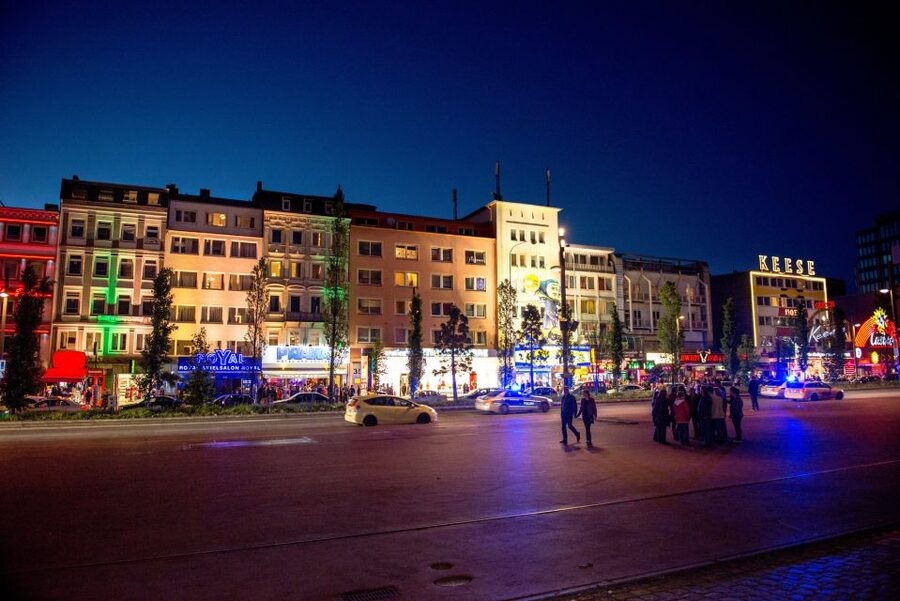 Hamburg: Private Tour Red Light District Walking Tour - What the $460 private price really buys