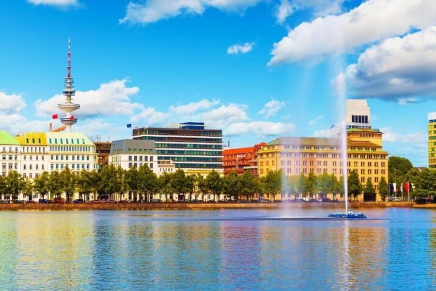 Hamburg : Private Walking Tour With A Guide (Private Tour) - The guide makes or breaks the experience