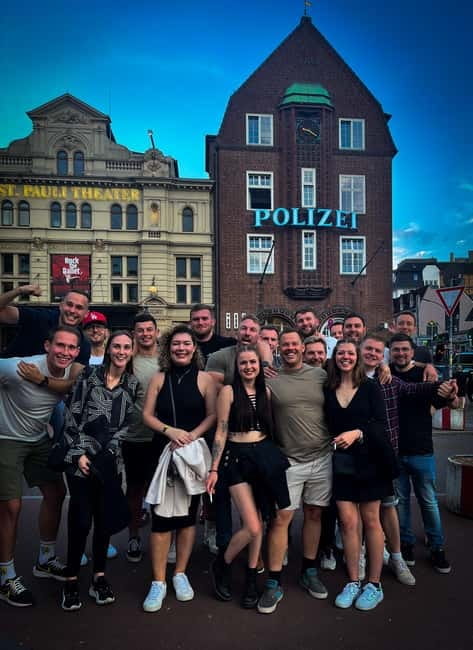Hamburg: Pubcrawl & Nightlife Tour auf St.Pauli - Who should book the St. Pauli Pub Crawl?