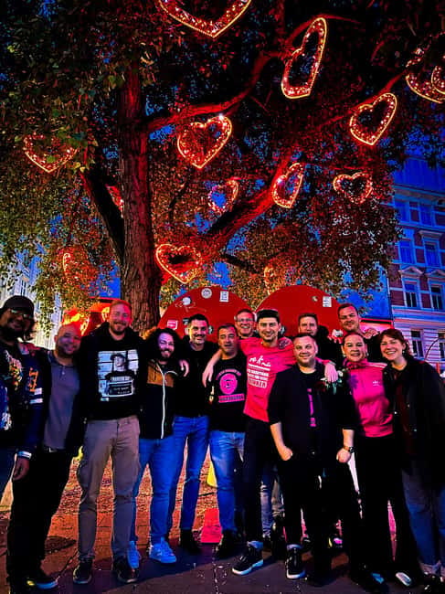 Hamburg: Pubcrawl & Nightlife Tour auf St.Pauli - Meeting the group at the Davidwache