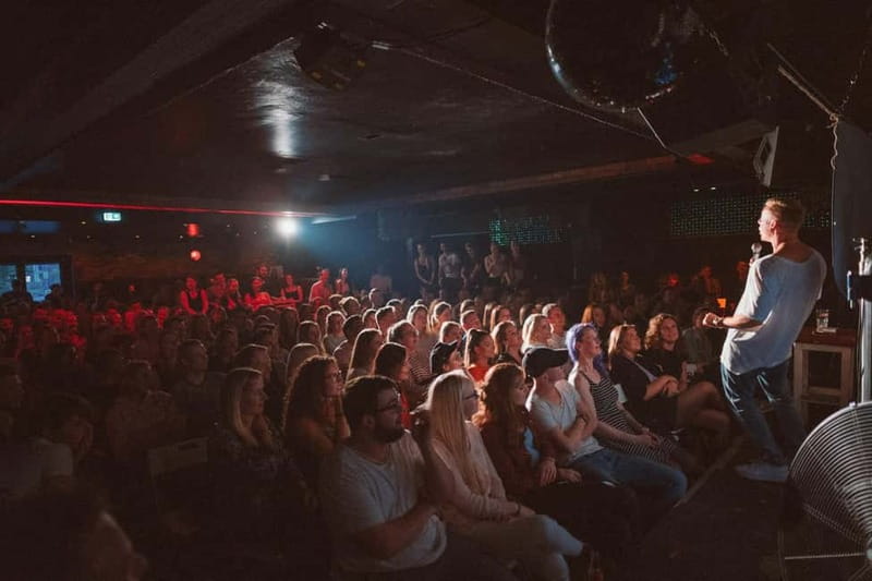 Hamburg: Reeperbahn Comedy Club - Eight to ten acts in one two-hour show