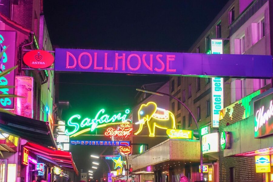 Hamburg: Reeperbahn Quickie, The Short & Sexy St. Pauli Tour - Why a short Reeperbahn walk can be worthwhile