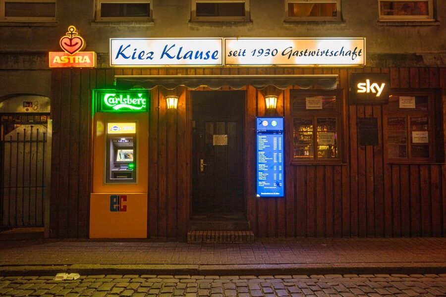 Hamburg: Reeperbahn Quickie, The Short & Sexy St. Pauli Tour - The guide’s style makes or breaks the evening