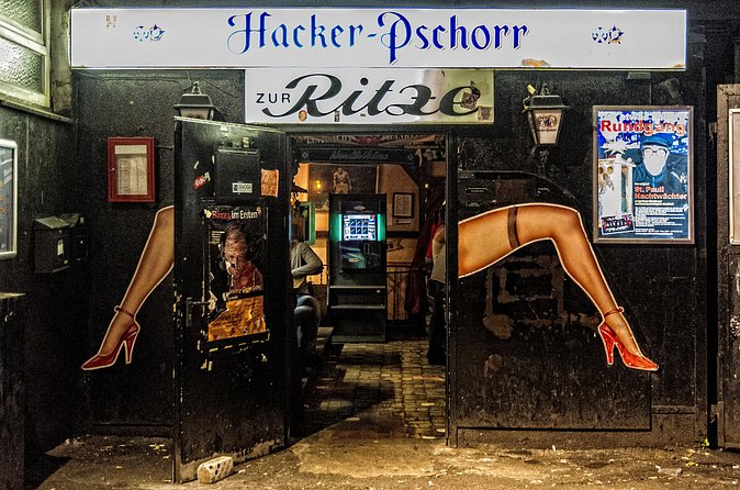 Hamburg: Safari tour in St. Pauli - Davidwache and Herbertstraße, two very different St. Pauli symbols