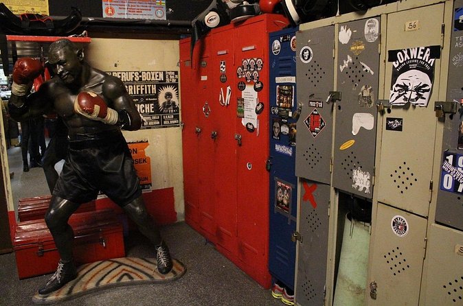 Hamburg: Safari tour in St. Pauli - What kind of night should you expect?