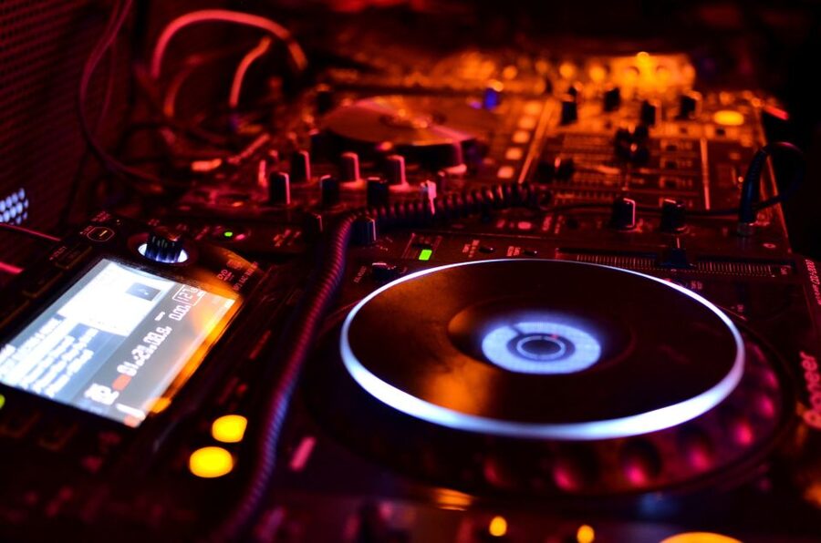 Hamburg: Saturday Night Boat Party - How the Experience Fits Different Groups