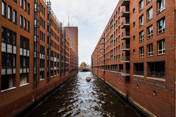 Hamburg Scavenger Hunt and Highlights Self Guided Audio Tour - Audio stories and local recommendations