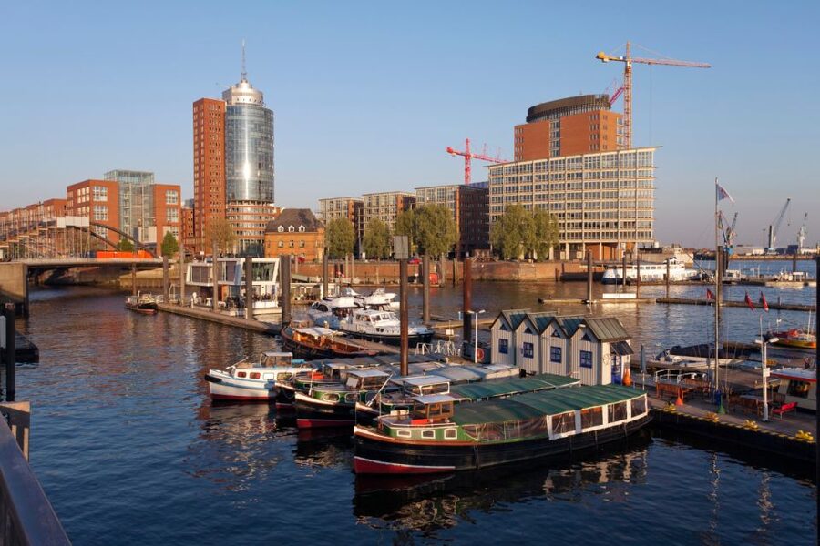 Hamburg: Scavenger Hunt Self-Guided Tour for Children - How challenging are the eight riddles?