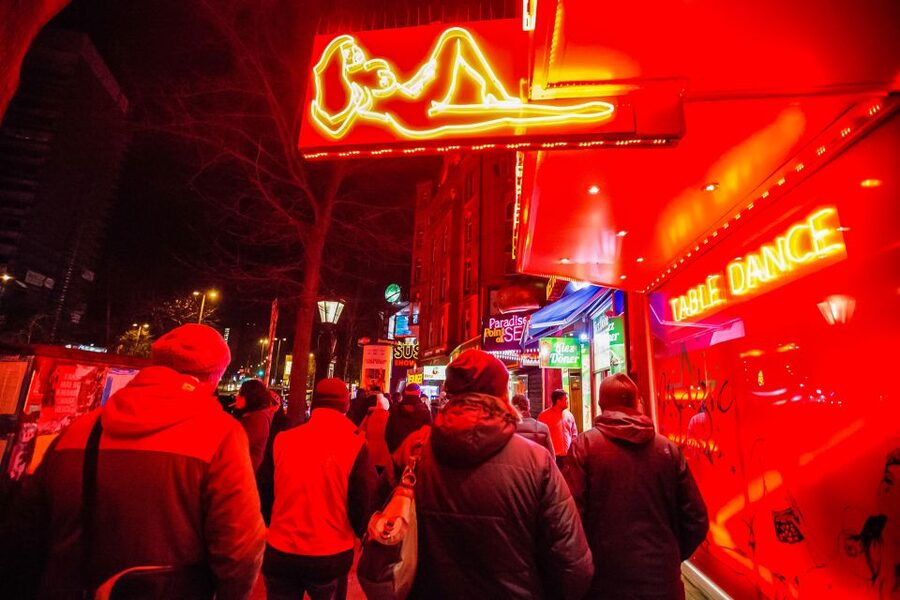 Hamburg: Sex and Crime in St. Pauli Tour for Ages 18+ - Davidwache, crime stories, and the Jack the Ripper question