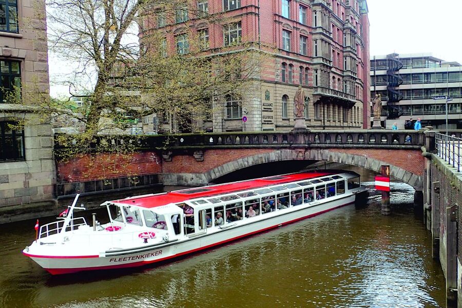 Hamburg: Sightseeing Cruise through the City's Waterways - Speicherstadt from the narrow channels