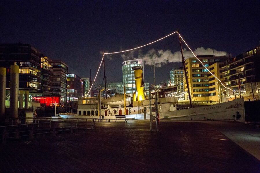 Hamburg: Speicherstadt and HafenCity 2-Hour Tour - Tea merchants, canals, and Poggenmühlen Bridge