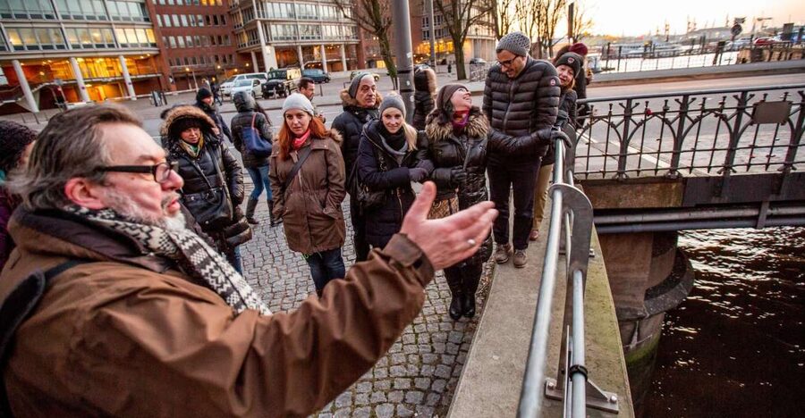 Hamburg: Speicherstadt and HafenCity 2-Hour Tour - Starting at Baumwall and the harbor police station