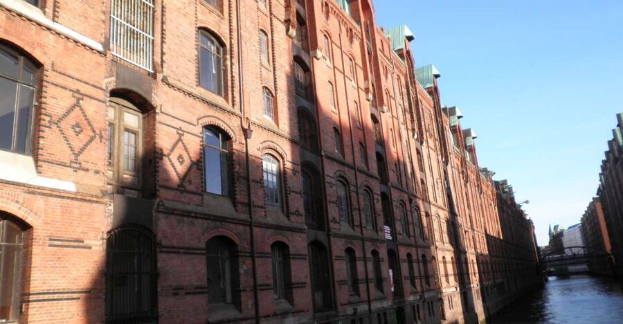 Hamburg: Speicherstadt & HafenCity 2-Hour Walking Tour - Why this two-hour Hamburg walk works
