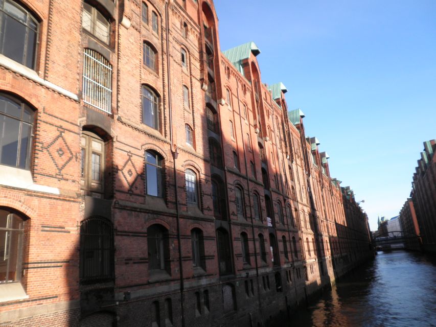 Hamburg: Speicherstadt & HafenCity 2-Hour Walking Tour - Crossing into 21st-century HafenCity