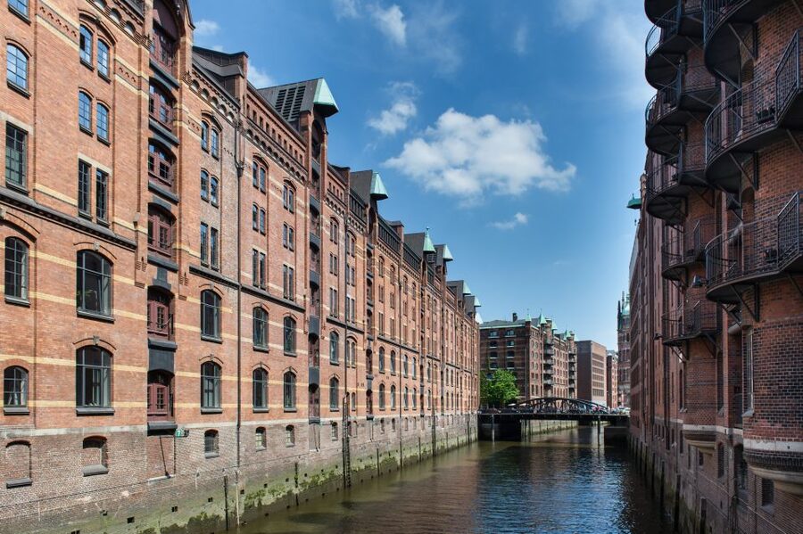Hamburg: Speicherstadt Walking Tour with Coffee Tasting - Starting at Wandrahmsteg Bridge