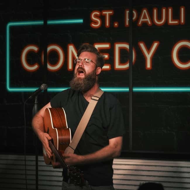 Hamburg: St. Pauli Comedy Club - Planning Your Evening Around the Club