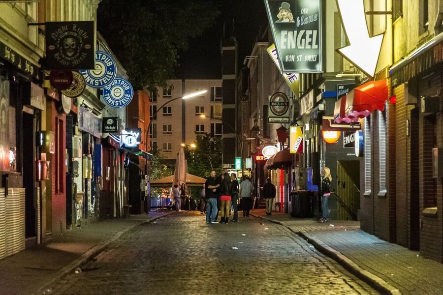 Hamburg: St. Pauli Highlights Guided Tour with Beer for 18+ - Why this St. Pauli walk is worth your time