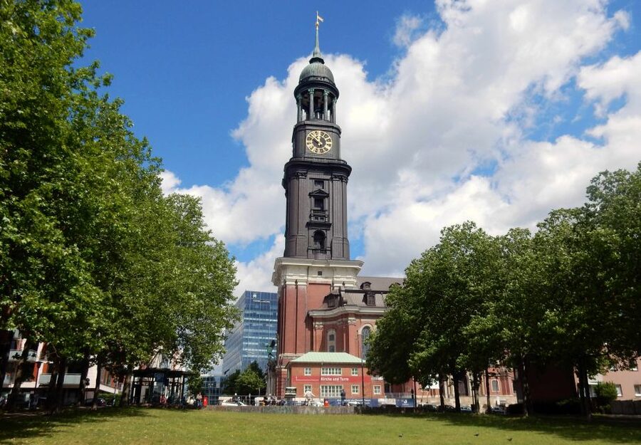 Hamburg: Tour from St. Michael's to the Elbphilharmonie - Krameramtswohnungen and Hamburg’s older homes