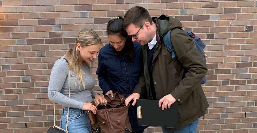 Hamburg: Treasure Hunt Game through HafenCity - How the analogue treasure hunt works