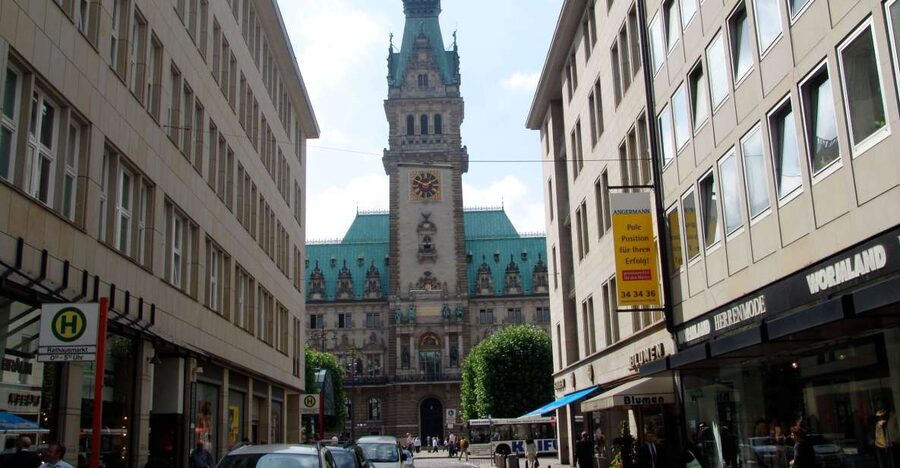Hamburg: Walking Tour for School Groups - Altstadt: a broad lesson in Hamburg’s past