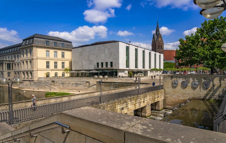 Hannover: Culinary Walking Tour Old Town - A guide-led experience in German