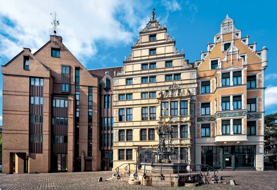 Hannover: Guided Old Town Walking Tour - Leineschloss and Lower Saxony’s government