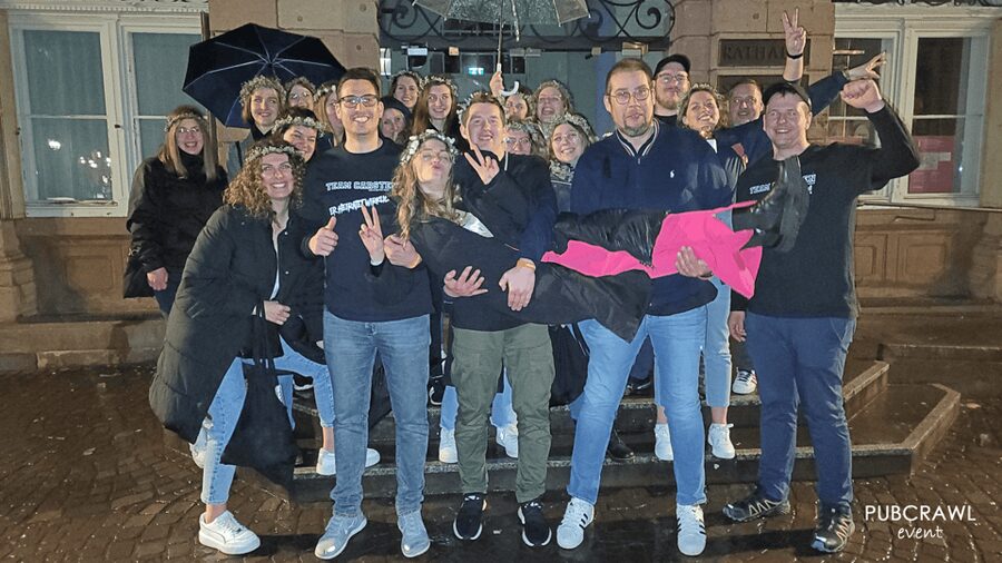 Hannover: Private pub crawl with insider-guide & free shots - Who will enjoy this Hanover night most