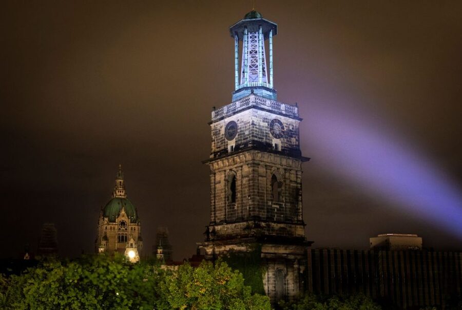 Hanover: Flashlight Guided Walking Tour at Night - Who will enjoy this night walk