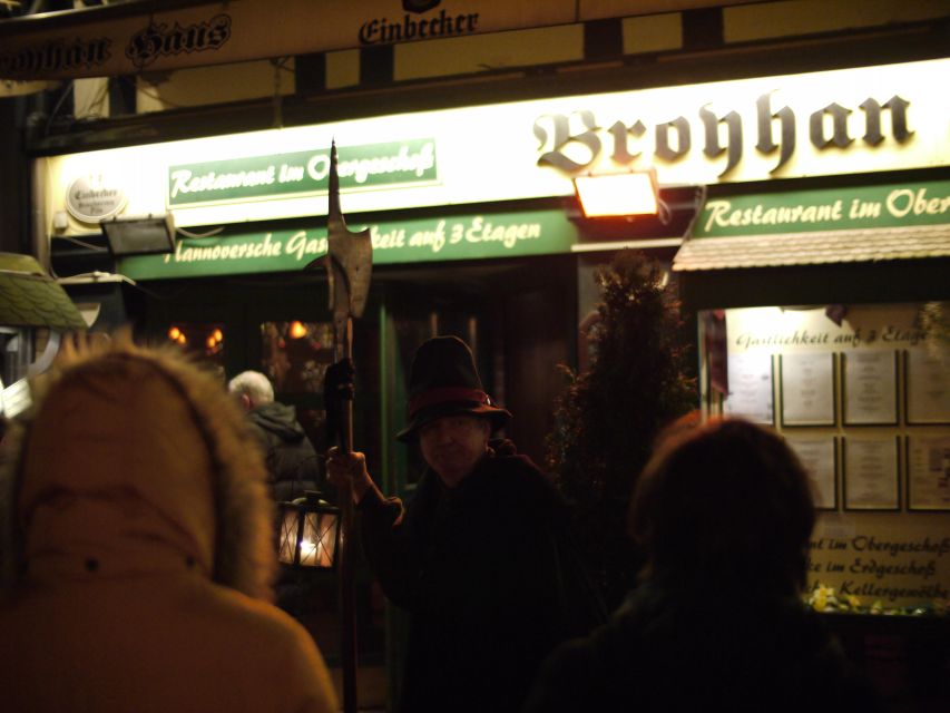 Hanover: Night tour with night watchman Melchior - Medieval beer, court life, and everyday trouble