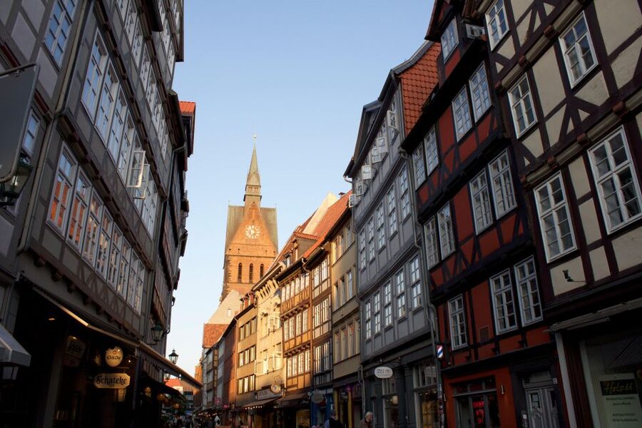 Hanover: Night tour with night watchman Melchior - The first stories: night watchmen and dangerous streets