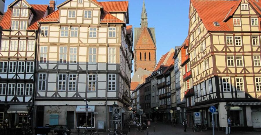 Hanover: Old Town Historical Walking Tour by Geo Epoche - The Old Town Hall and its red-brick Gothic façade