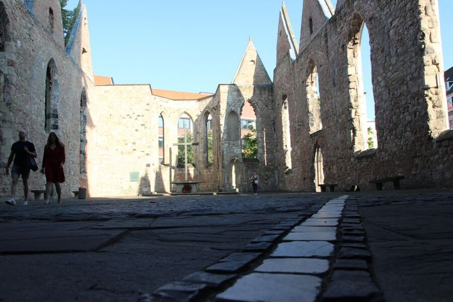 Hanover: Old Town Historical Walking Tour by Geo Epoche - A German-language tour with an individual feel