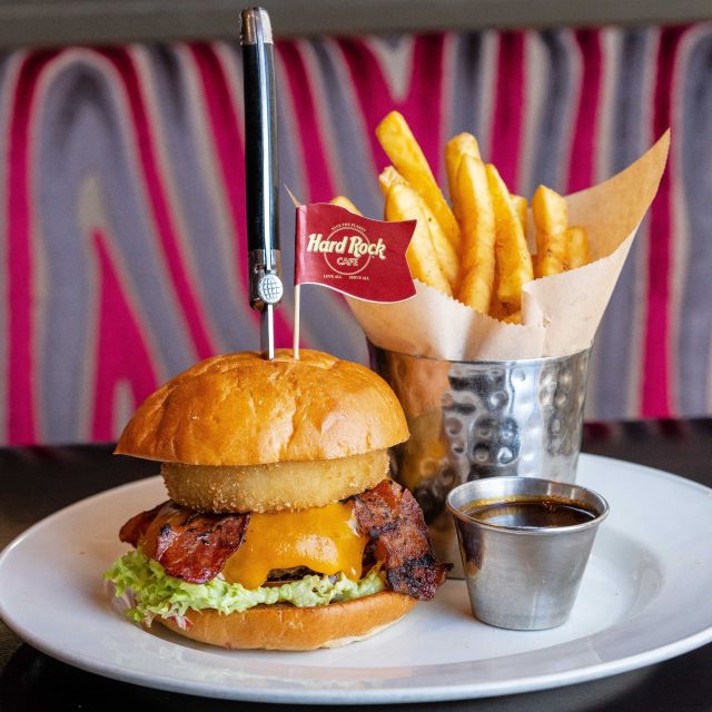 Hard Rock Cafe Berlin with Set Menu for Lunch or Dinner - Who will enjoy this most?