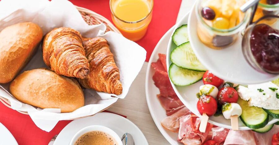 Heidelberg: Breakfast boat cruise - Starting at Heidelberg’s main pier