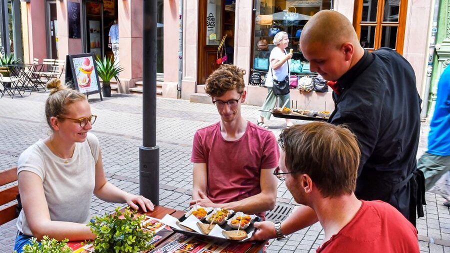 Heidelberg: Culinary city tour with delicious samples - Timing, flexibility, and practical details