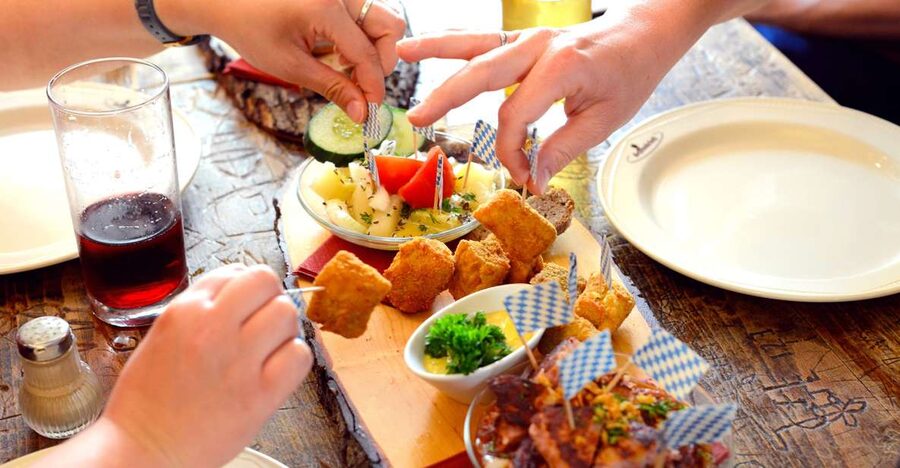 Heidelberg: Culinary city tour with delicious samples - A three-hour walk through Heidelberg’s Old Town