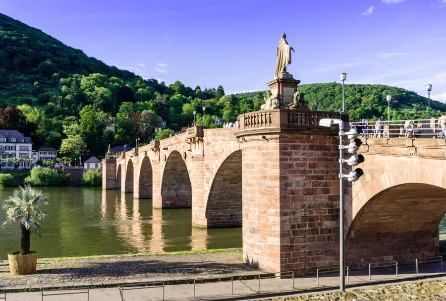 Heidelberg: Entertaining Guided Tour to Old Town Highlights - What the guide adds to a short walking tour