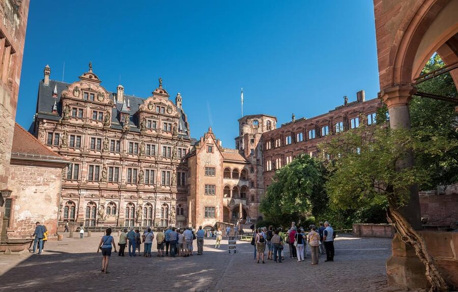 Heidelberg: Heidelberg Castle Garden & Outside Private Tour - Meeting your guide at Neckarmünzplatz