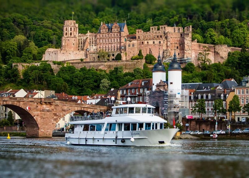 Heidelberg: Neckar River Sightseeing Cruise with a Drink - Passing beneath the Old Bridge