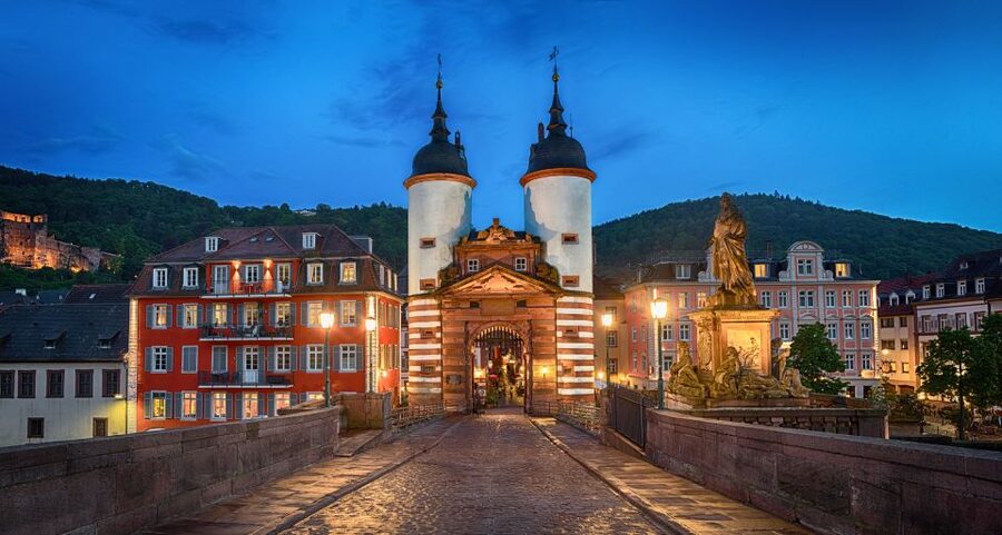 Heidelberg: Night Watchman Historic Adventure Tour - Karl Square and the old castle ruins